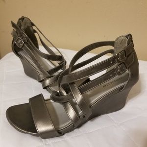 Covington Size 9.5 wedge